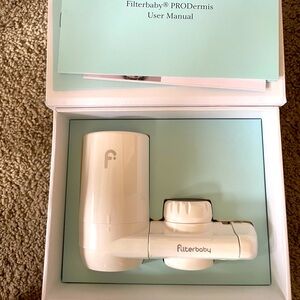 Filterbaby water filter WITH replacement filter. NEW IN BOX.
